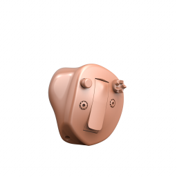Frontansicht eines hautfarbenen Oticon Own Im-Ohr-Hörgeräts (ITE-Bauform) mit geschlossenem Batteriefach, zwei Mikrofonöffnungen, einem manuellen Taster und einem drehbaren Lautstärkeregler auf der Faceplate.